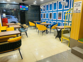 Pizza Galleria Sonipat inside