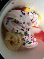 Swirl Frozen Yogurt food