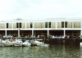 V-shed (wetherspoon) outside