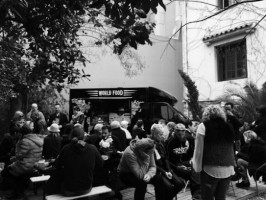 Food Truck Montpellier Truck2food Cuisine Du Monde Burgers inside