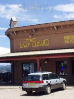The Lazy Lizard Grill outside