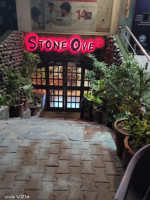 Stone Ove Pizza Valley outside
