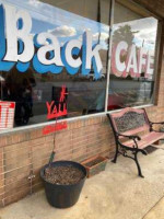 Ya'll Come Back Cafe outside