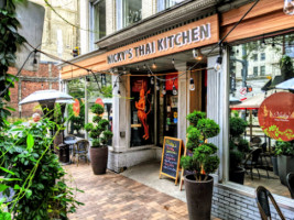 Nicky's Thai Kitchen outside