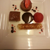 Le Clos Monteils food