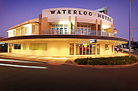 Waterloo Hotel outside