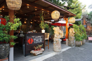 Warung Thor Pizza, Pasta, Asian Cuisine Coffee outside