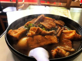 Dok Bua Thai Kitchen food