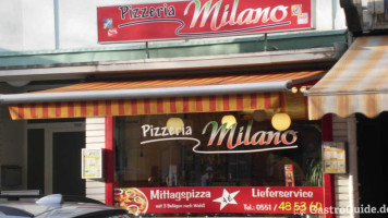 Pizzeria Milano outside
