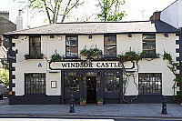 The Windsor Castle outside