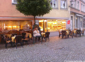 Cafe Maurer und Pizzeria Portofino inside