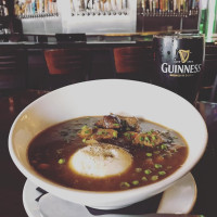 Limericks Tavern food