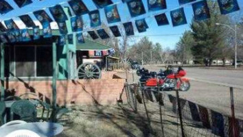 Wagon Wheel Saloon outside