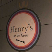 Henry's At The Farm inside