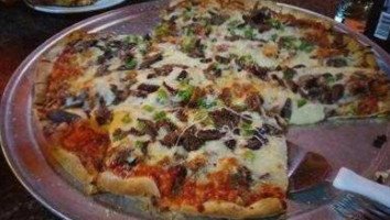 Matero's Pub Pizza food