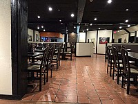 Bravos Mexican Grill 51st inside