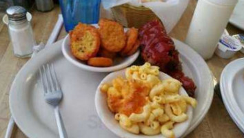 Country Cafe, LLC food