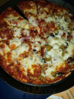 Pepperoni's Pizza food