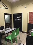 Café Lebanos inside