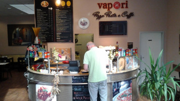 Vapori Pizza Pasta E' Caffe food