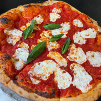Itri Wood Fired Pizza food