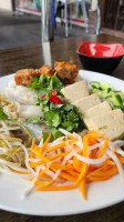 Saigon Xua Vegan food