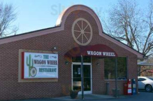 Wagon Wheel outside