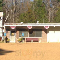 Guy's Catfish And Steak House outside