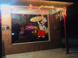 Casey's Pizza And Grill food