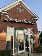 Lorenzo's Pizza food