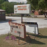 Bulldog Drive-in outside