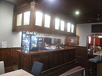 Queens Arms Hotel inside