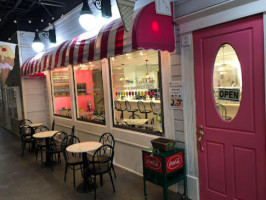 Southern Sweets Ice Cream Parlor Sandwich Shop inside