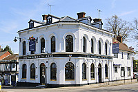 The Harpenden Arms outside