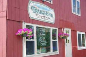 Trail's End Steakhouse Tavern outside