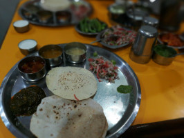 Poonam Bhojnalaya food