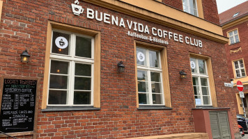 Buena Vida Coffee Club outside