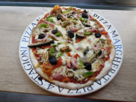 Festival Pizza food