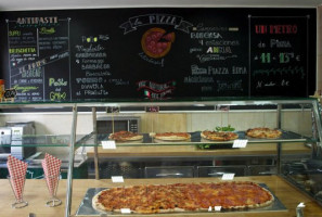 Pizzeria Piazza Roma food