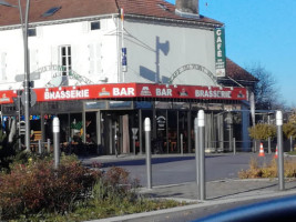 Tabac Brasserie Le Pont Vert outside