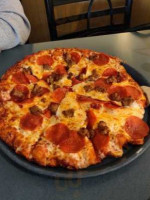 Round Table Pizza food