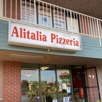 Alitalia Pizzeria food