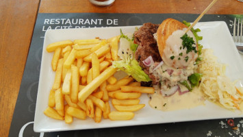 Le Quai Des Mers food