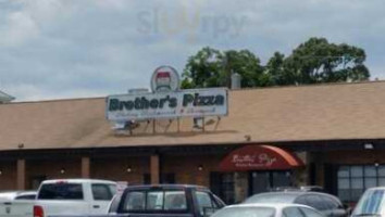 Brothers Pizza Italian outside