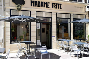 Madame Frite inside