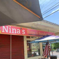 Nina's Bistro Sandwiches outside