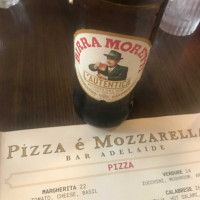 Pizza e Mozzarella Bar food