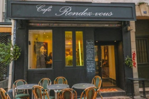 Café Rendez-vous inside