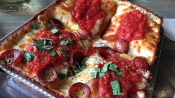 Descendant Detroit Style Pizza food