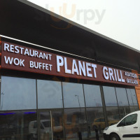 Planet Grill food